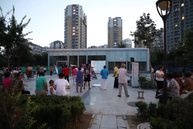 百場(chǎng)電影進(jìn)社區(qū)